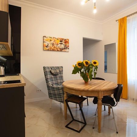 Friends House- Сучасні Апартаменти В Центрі Львова Exteriér fotografie