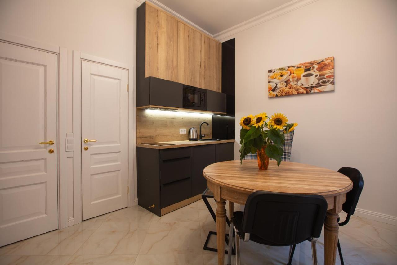 Friends House- Сучасні Апартаменти В Центрі Львова Exteriér fotografie