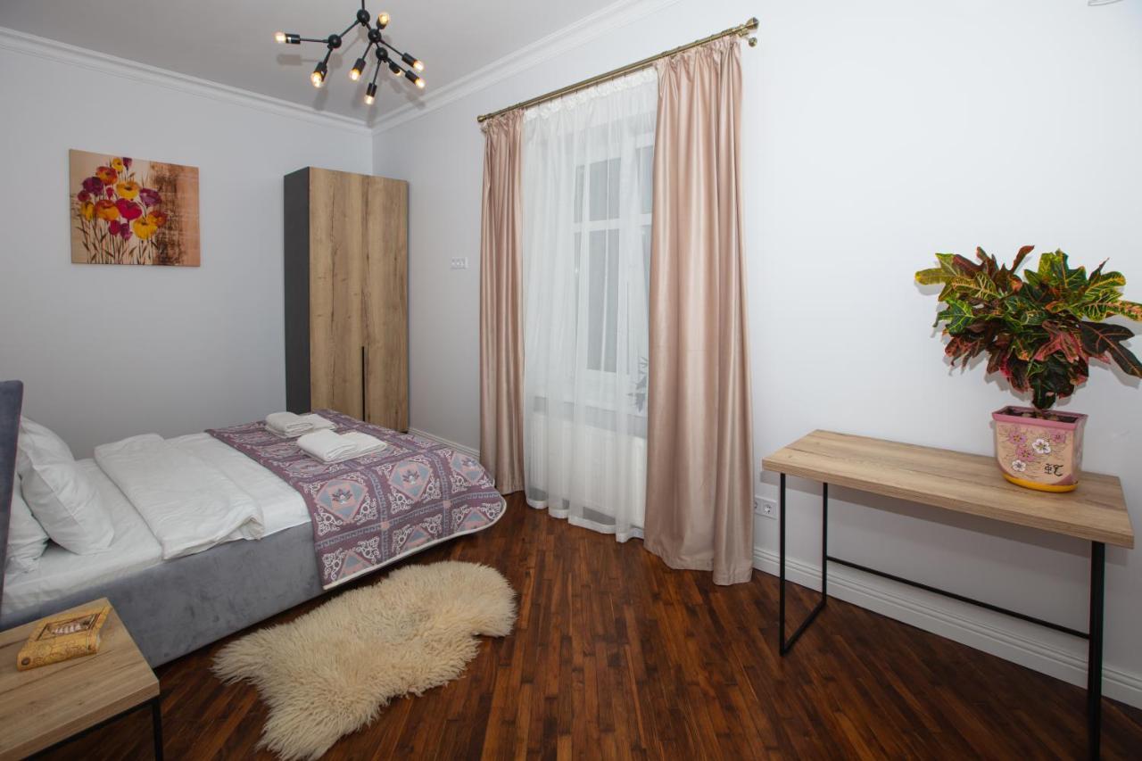 Friends House- Сучасні Апартаменти В Центрі Львова Exteriér fotografie