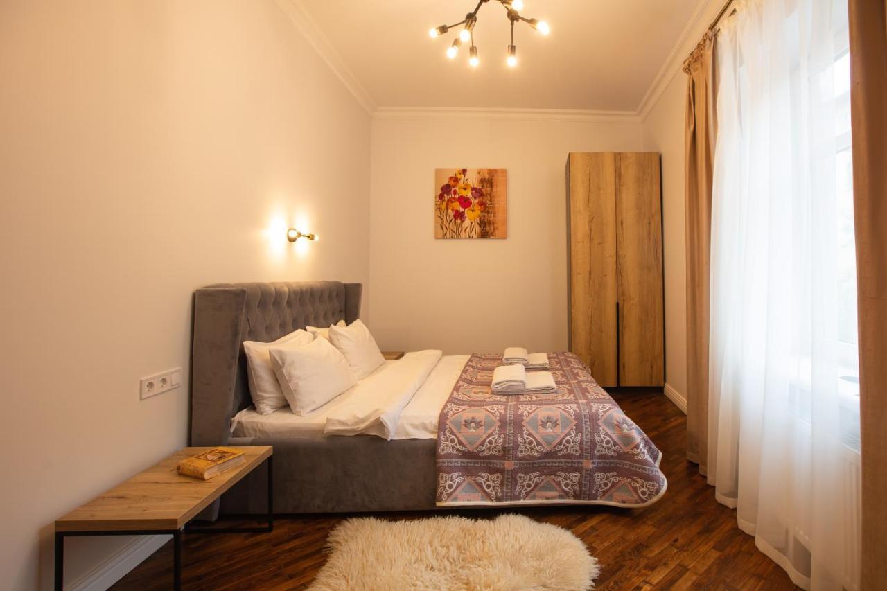 Friends House- Сучасні Апартаменти В Центрі Львова Exteriér fotografie